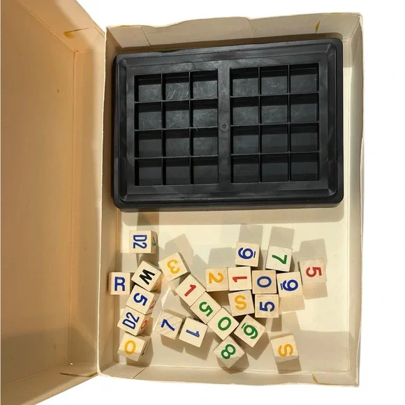 Vintage 1987 UNO Dice Game Set - Picture 4 of 7